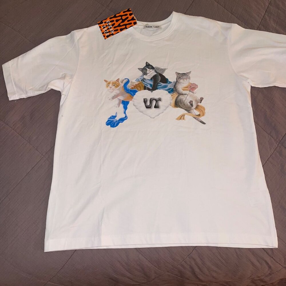 Vegan Tiger Mens Tee Shirt Size Medium White Animal Print Pure Cotton New
